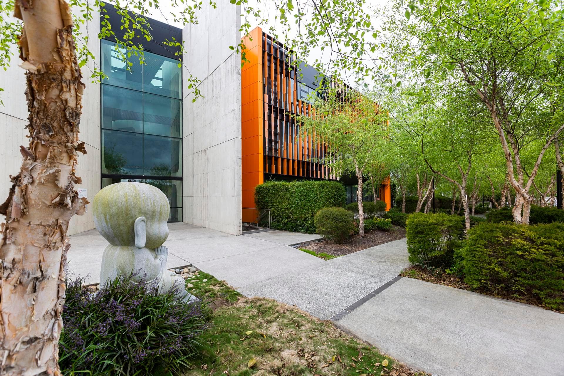 ALPOLIC™ NC/A1 aluminium cladding providing contemporary façade upgrade for education building